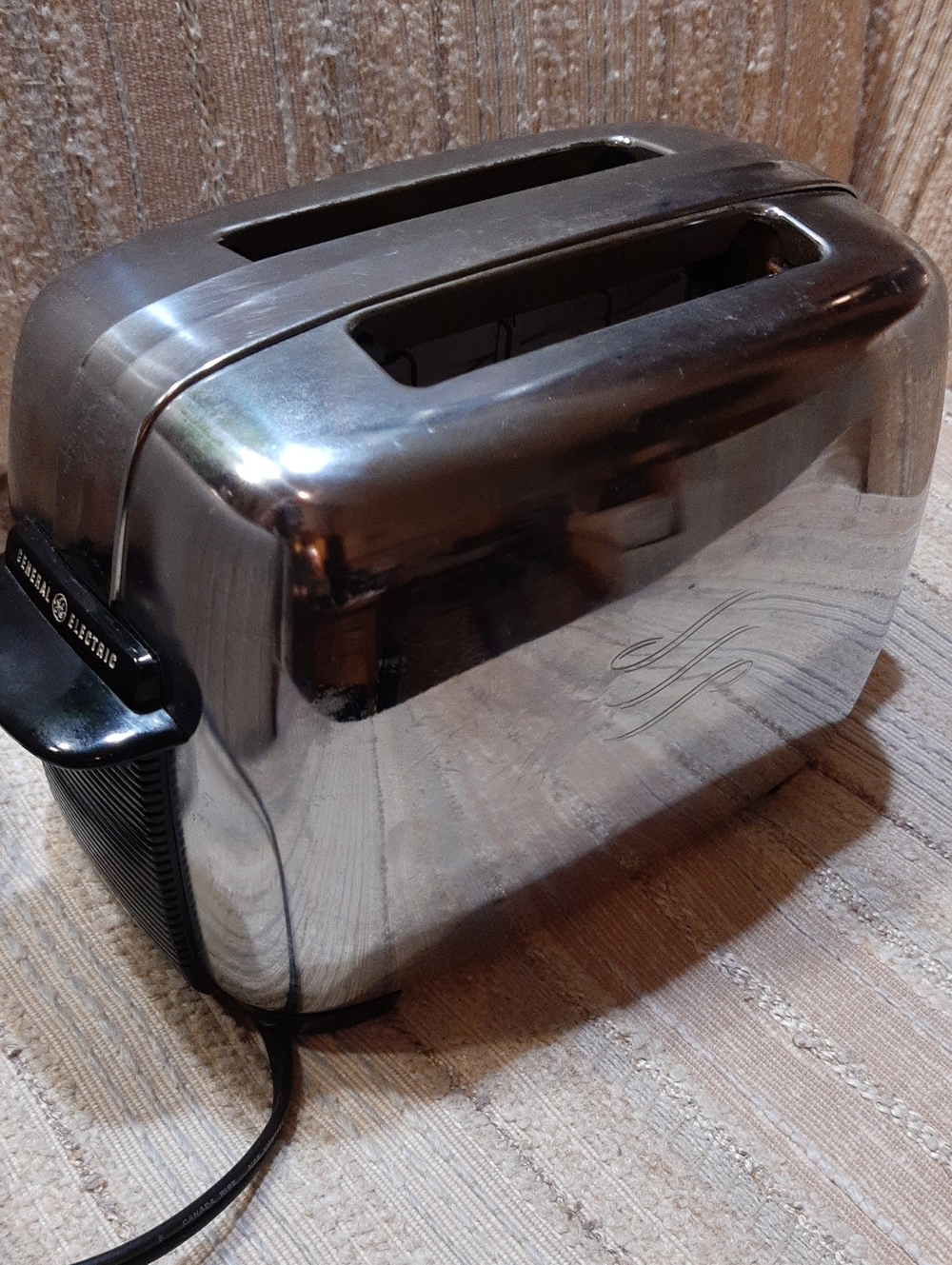 Chrome and Black Retro Vintage General Electric Toaster